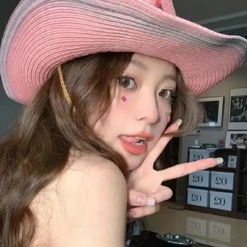 灯下双人 · 沙发场景